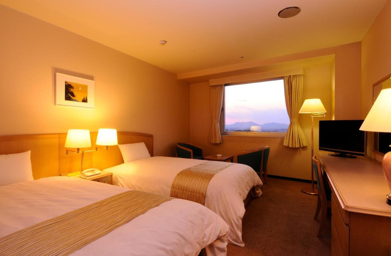 Crefeel Koto Hotel Higashiomi Exterior photo